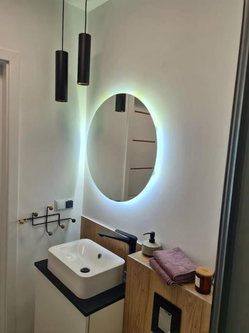 Uroczy Apartament Blisko Centrum - 10 Min Do Plazy Gdyně Exteriér fotografie